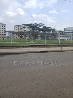 6bdrm Villa in Bola   Compound, Bole for rent