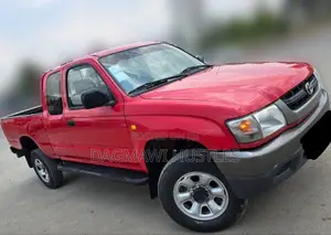Photo - Toyota Hilux 2005 Red