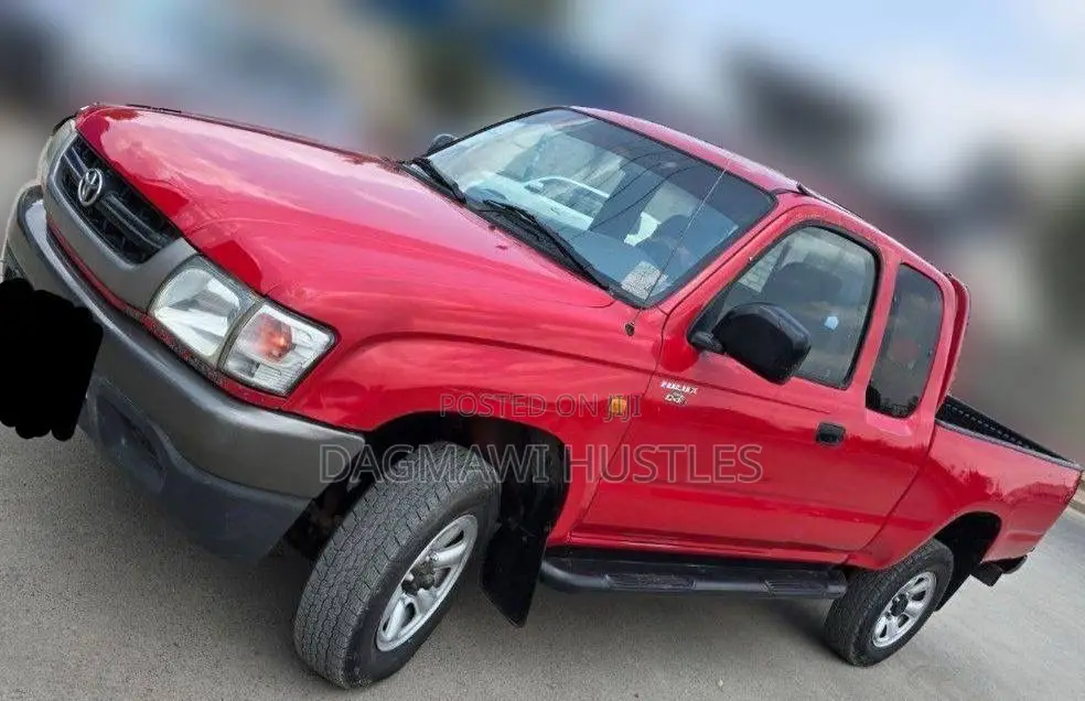 Toyota Hilux 2005 Red
