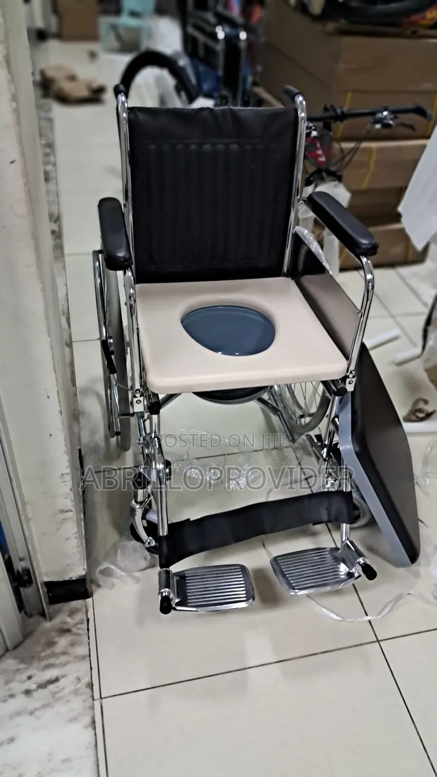 Toilet Wheelchair2wheelchair4wheelchair5wheelchair4wheelchai