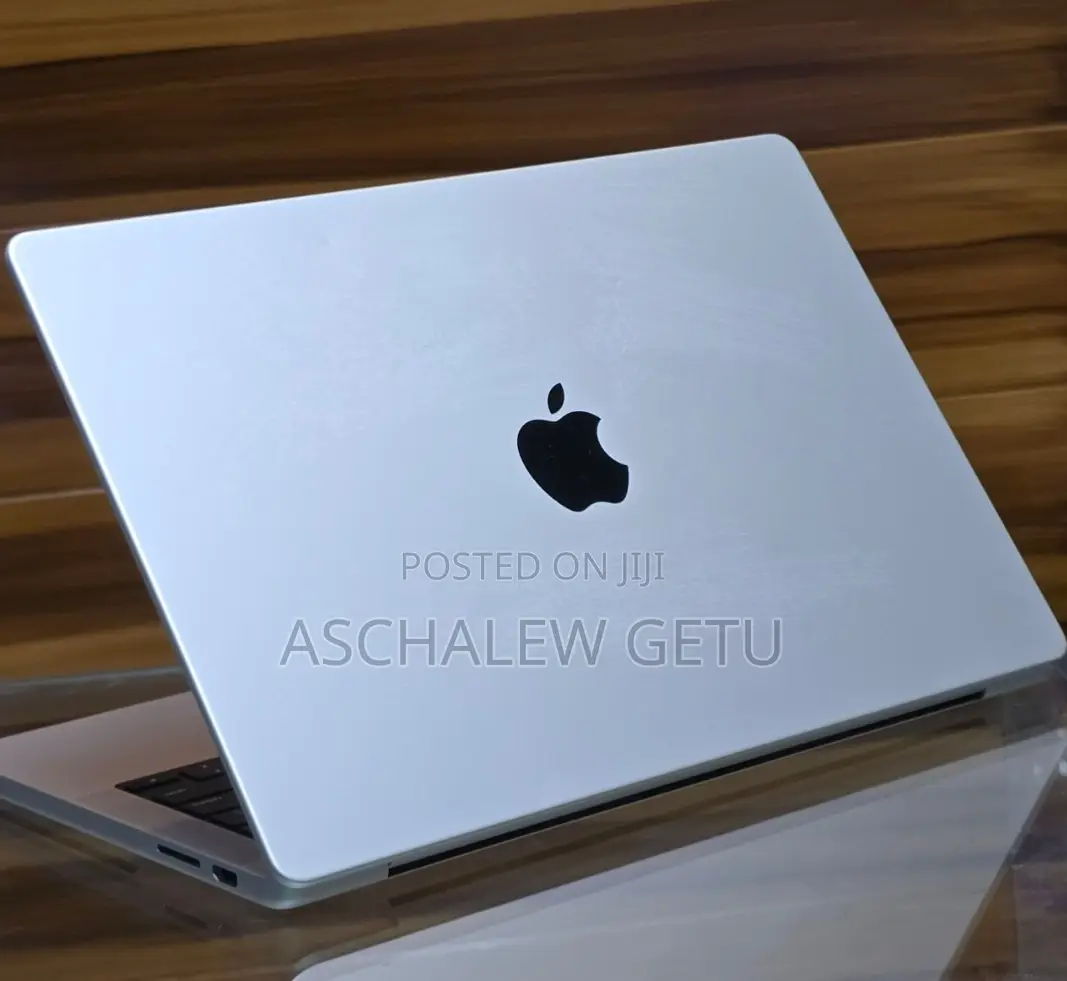 New Apple MacBook Pro 2023 M3 14-Inch 8GB Intel Core M3 SSD 512GB