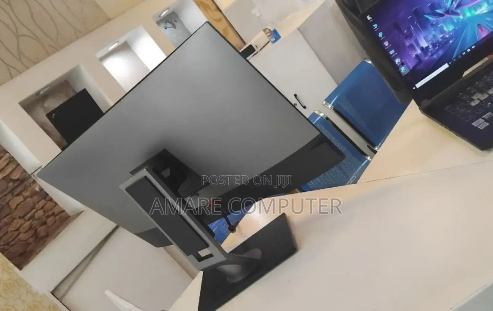 Almost New Dell 27 Inch Dell 27" Inch Monit