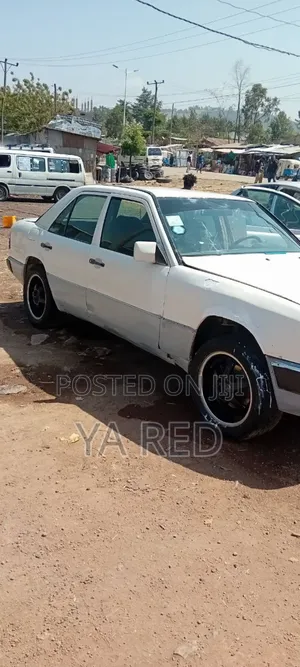 Mercedes-Benz 230E 1987 White