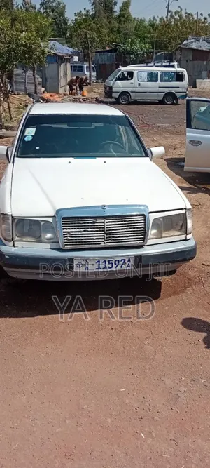 Mercedes-Benz 230E 1987 White