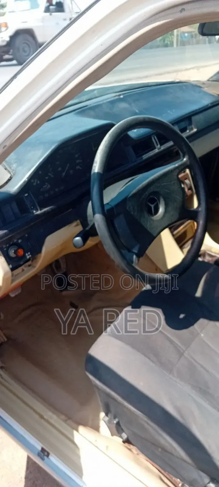 Mercedes-Benz 230E 1987 White