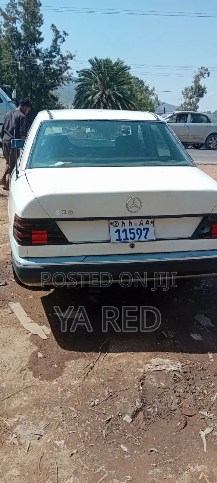 Mercedes-Benz 230E 1987 White