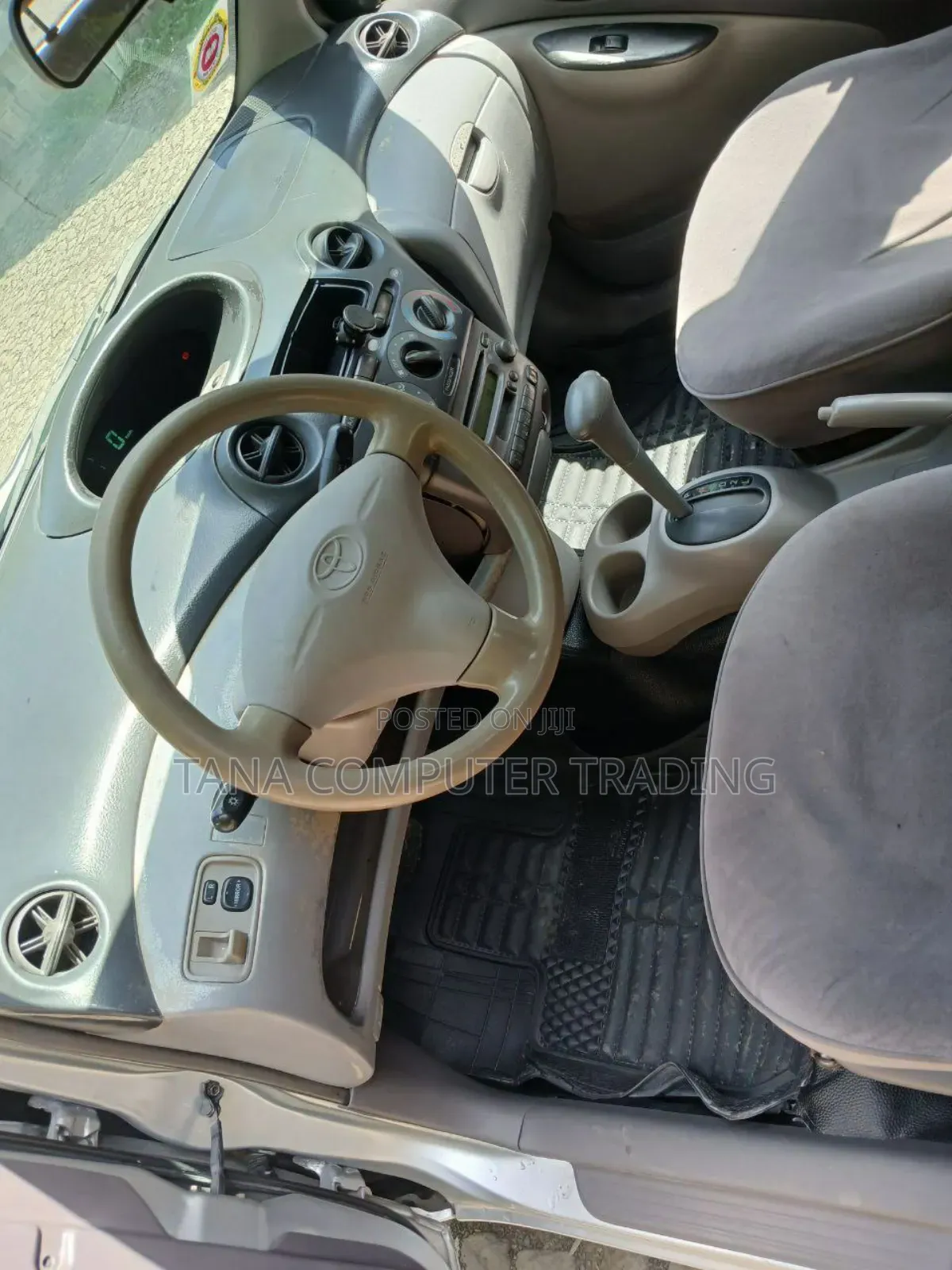 Toyota Platz 2001 Silver