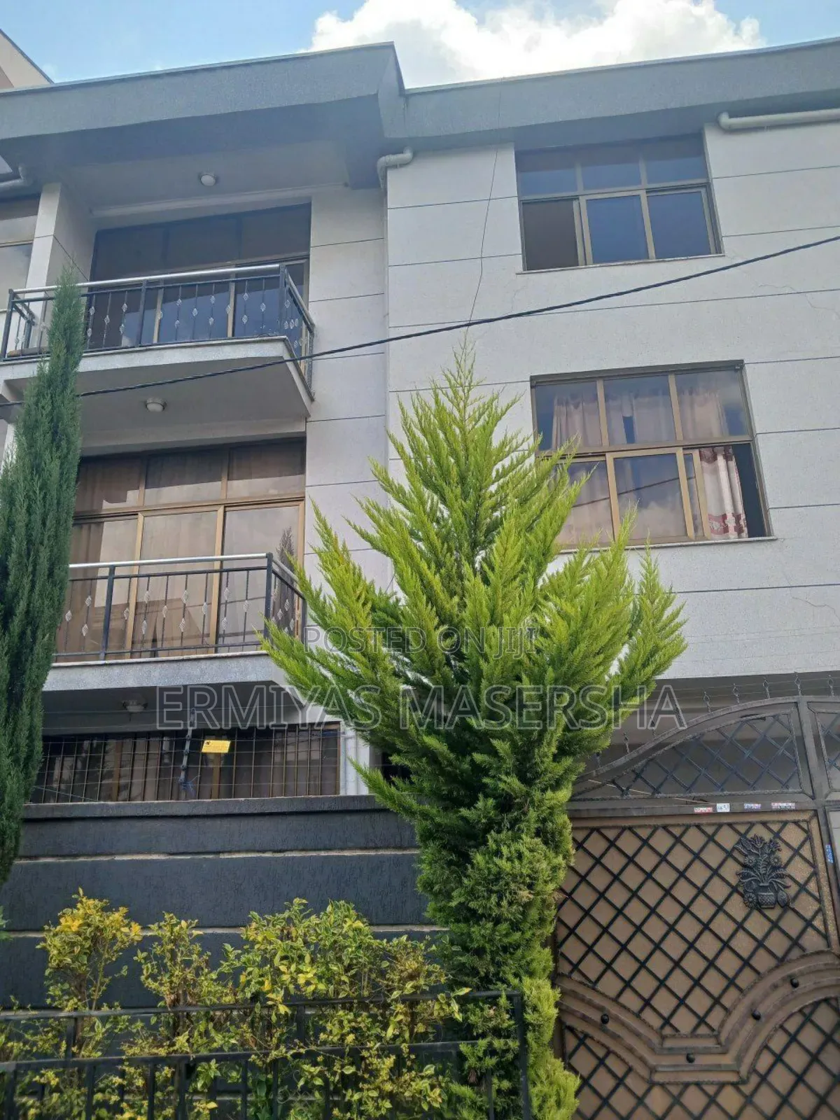 Furnished 5bdrm Penthouse in Yeka for sale