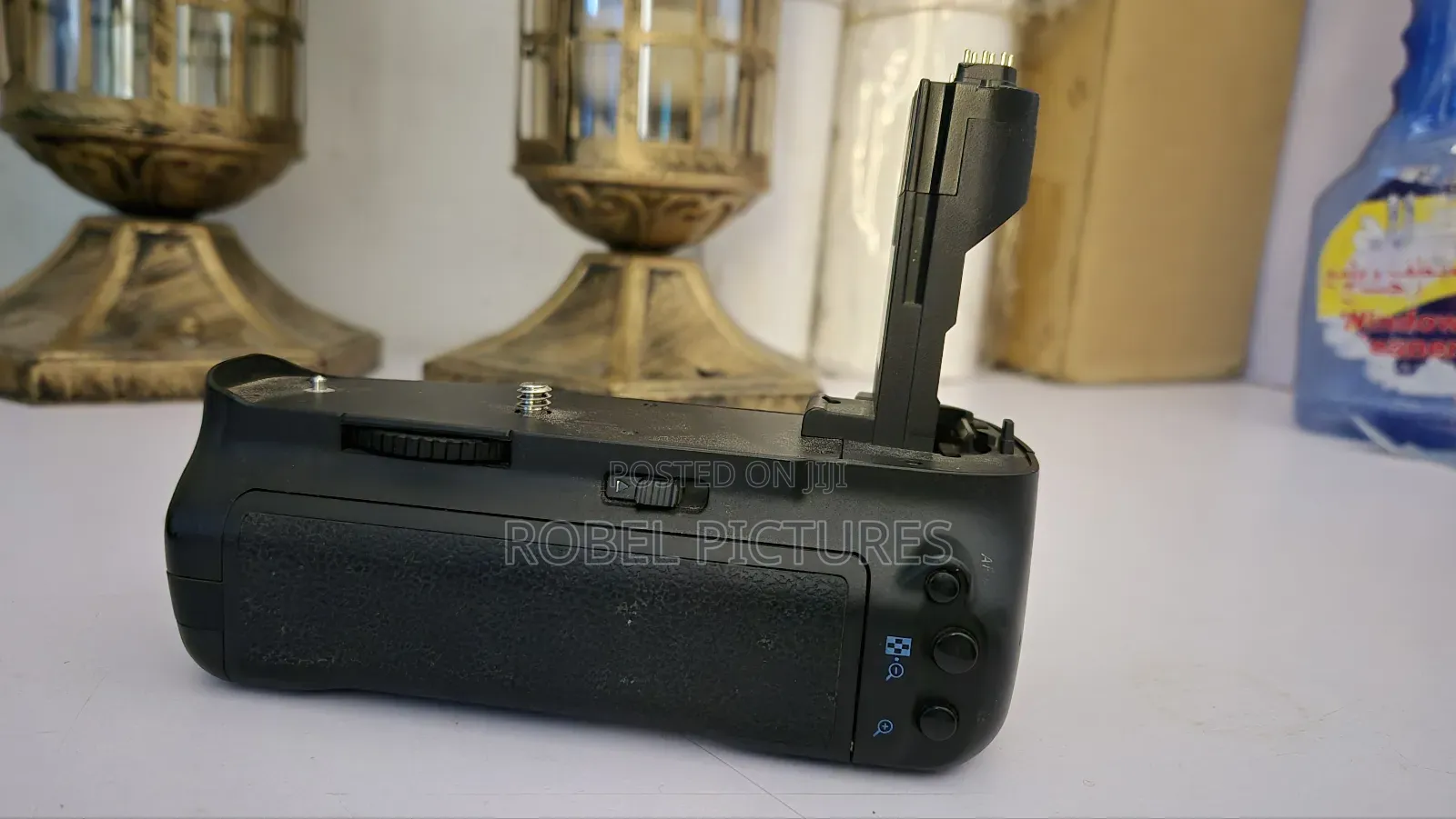 7d. 1 Only Body Battery .Charger .2 Memory 64 Gb .Battery Grip