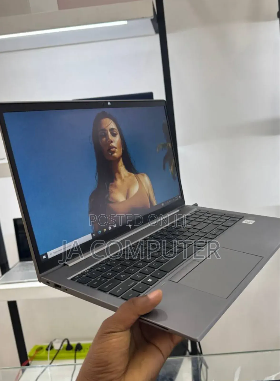 New Laptop HP Zbook Studio G7 16GB Intel Core I7 SSD 512GB