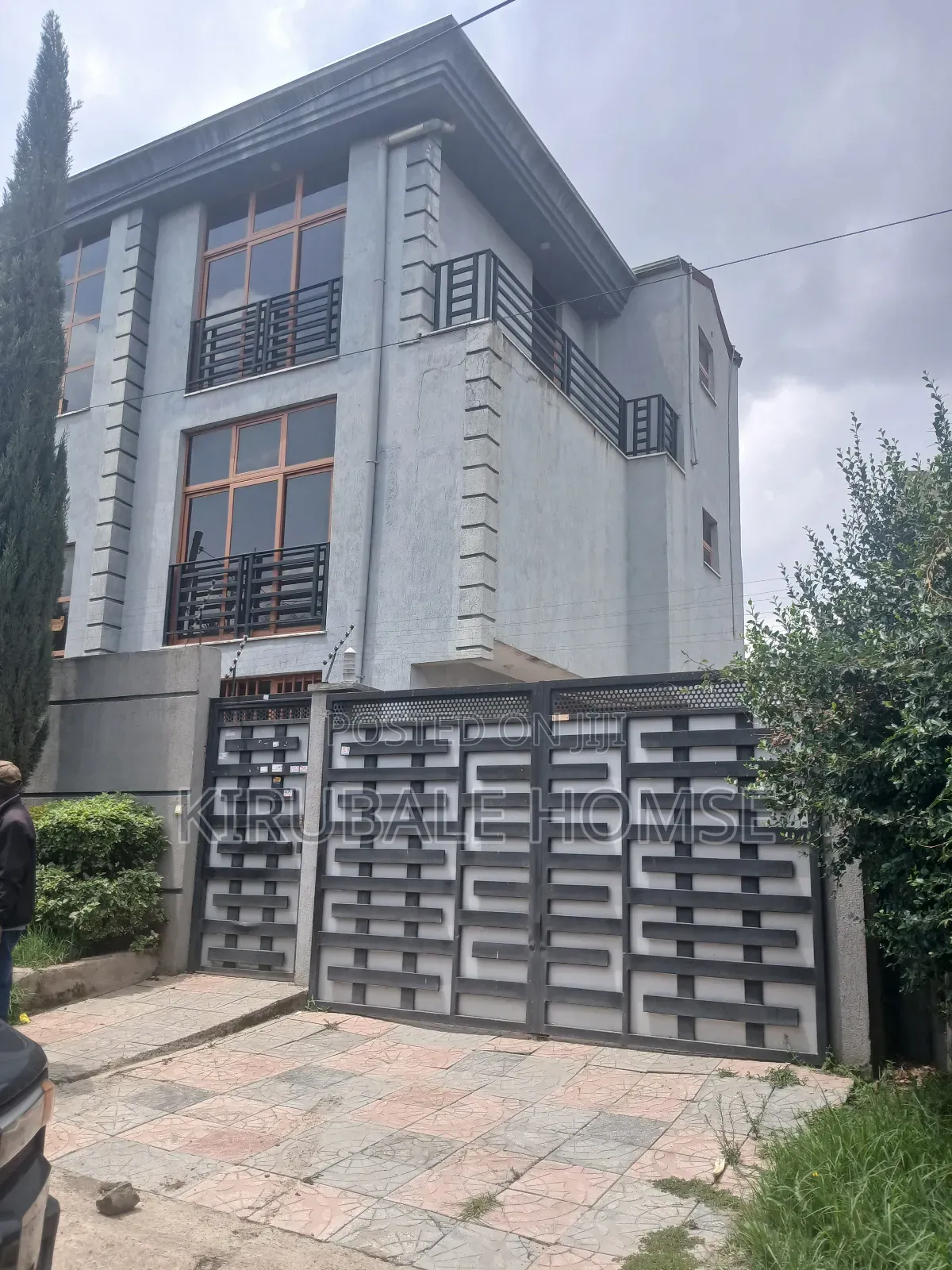 6bdrm Villa in Bola Homese, Bole for rent