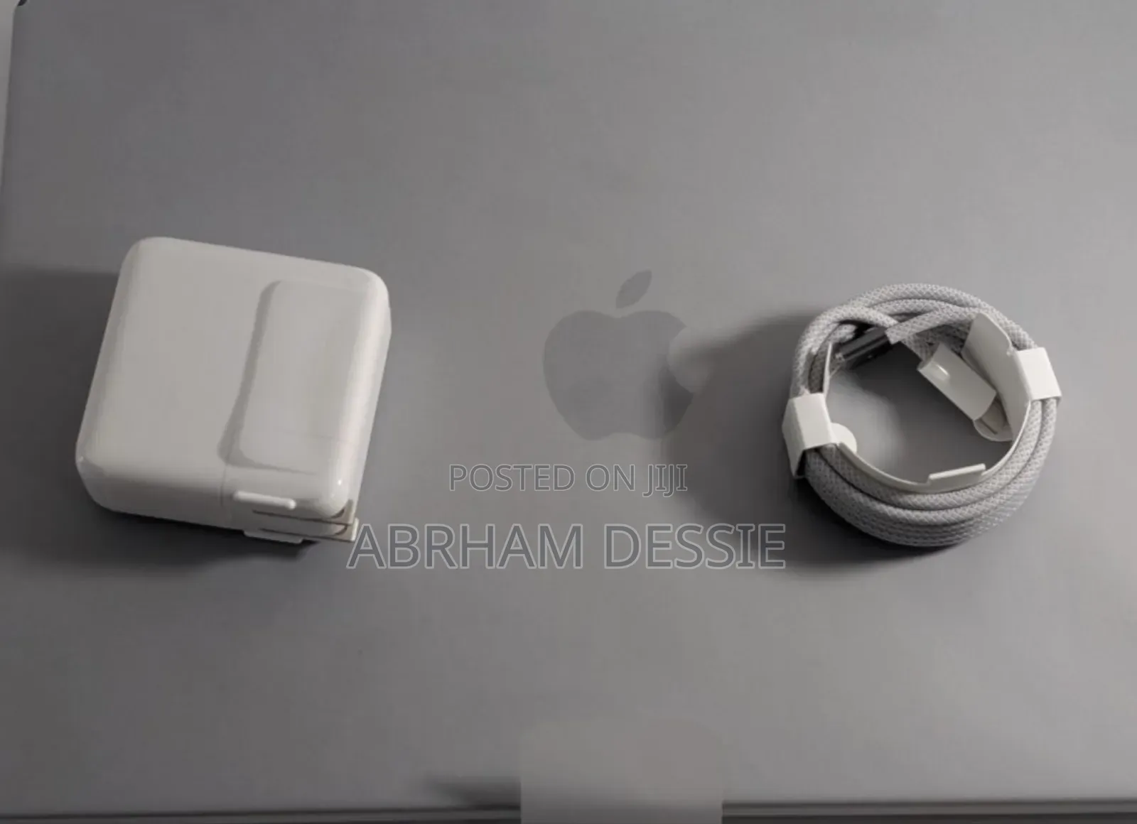 New Laptop Apple MacBook Pro M1 8GB AMD A8 SSD 512GB