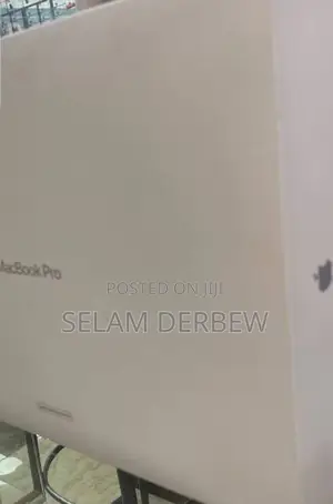 New Laptop Apple MacBook Pro 2022 M2 16GB Apple M2 SSD 4T