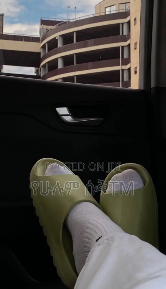 Original Adidas X Yeezy Slide ‘Olive’ Sandal Shoes