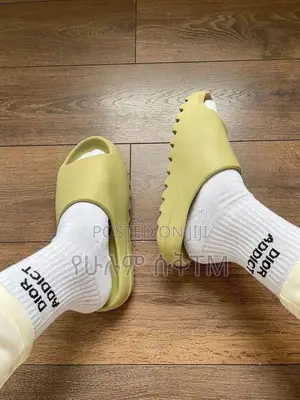 Original Adidas X Yeezy Slide ‘Olive’ Sandal Shoes