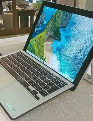 New Laptop HP X2 210 G2 8GB Intel Core I5 SSD 256GB