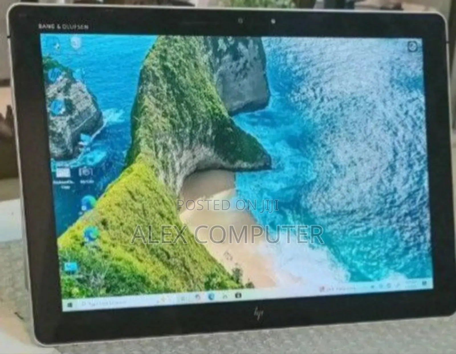 New Laptop HP X2 210 G2 8GB Intel Core I5 SSD 256GB