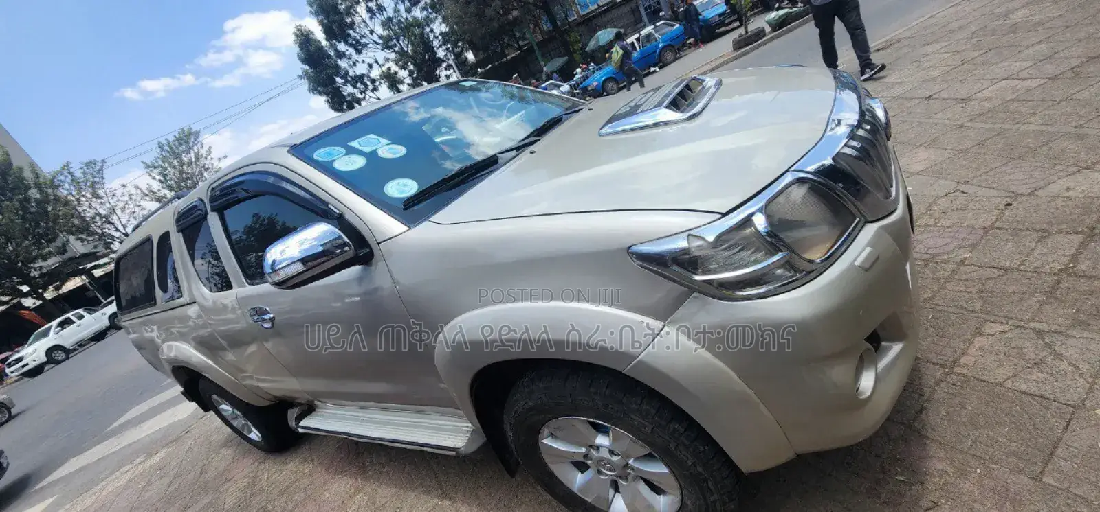 Toyota Hilux 2012 Gold