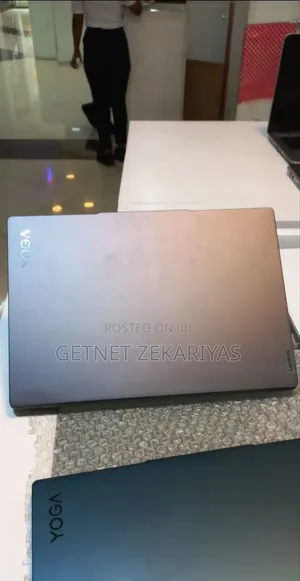 New Laptop Lenovo Yoga 330 32GB Intel Core I7 SSD 1T