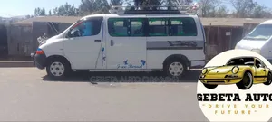 Photo - Toyota HiAce 2005 White