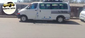 Toyota HiAce 2005 White