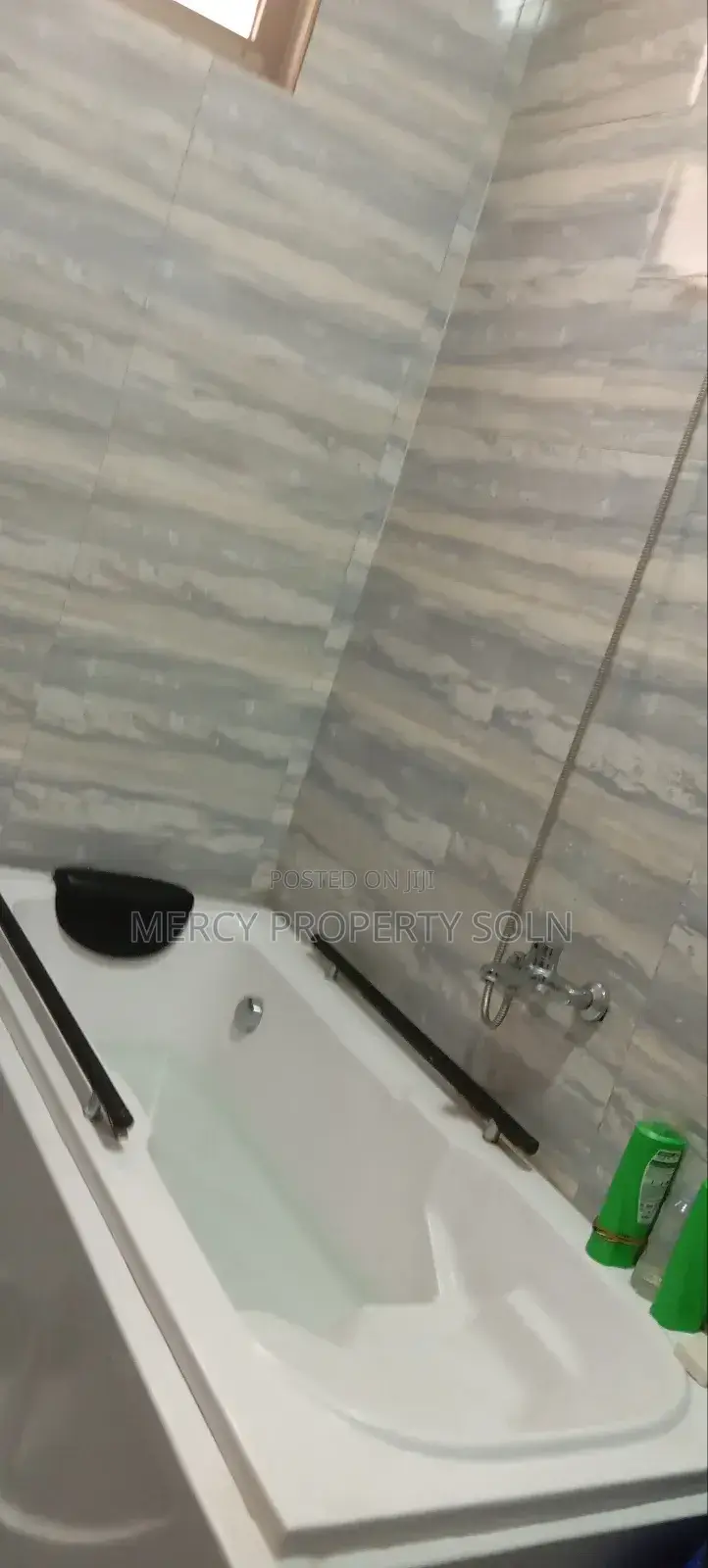 Furnished 5bdrm Villa in Bole for sale