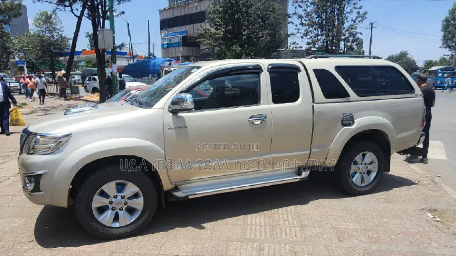 Toyota Hilux 2012 Gold