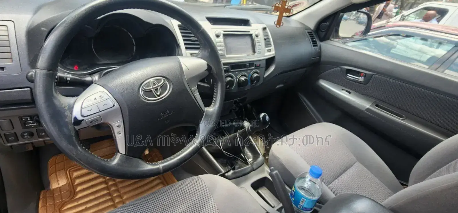 Toyota Hilux 2012 Gold