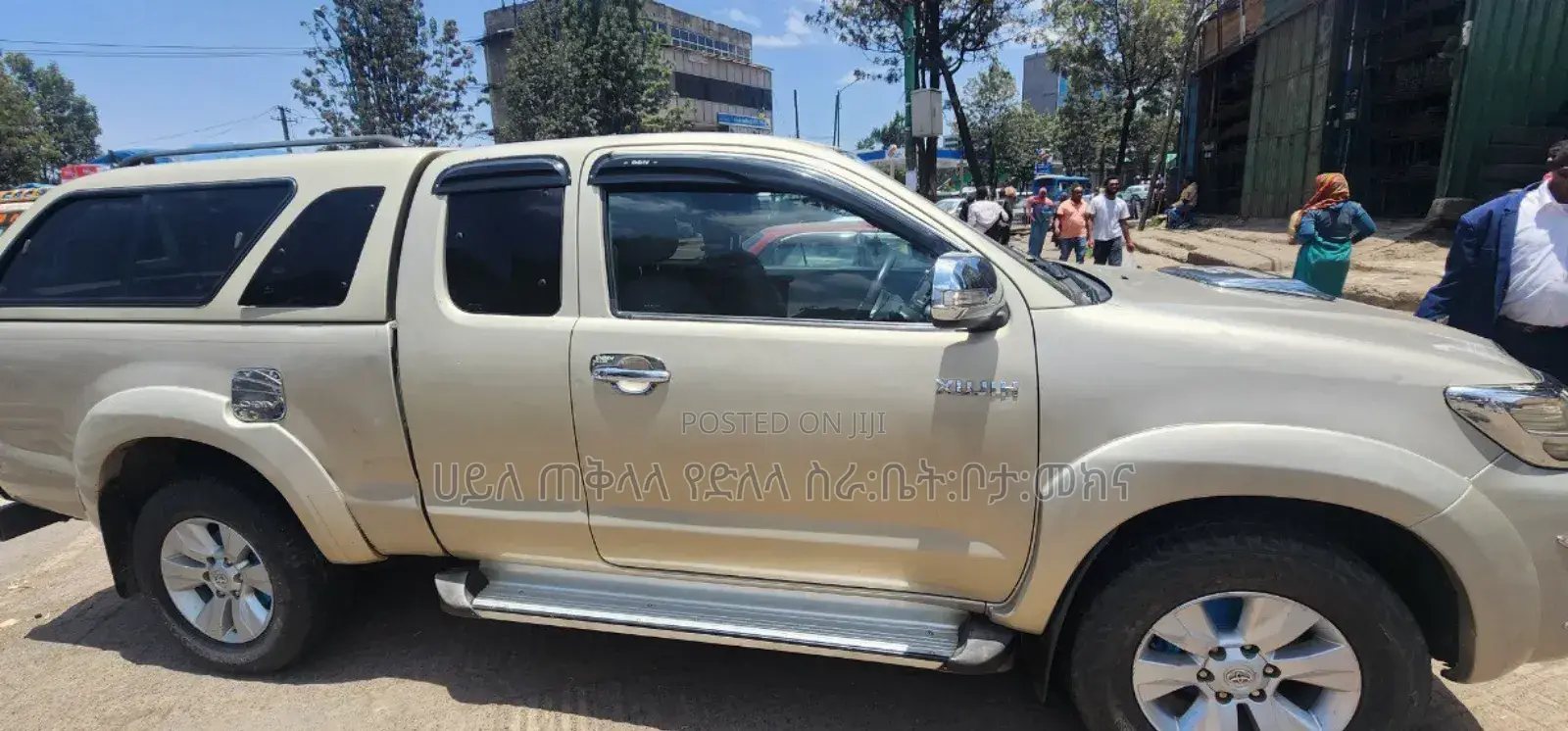 Toyota Hilux 2012 Gold