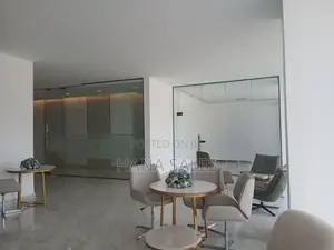 በመሀል ቦሌ የንግድጨሱቅ