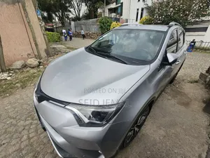 Photo - Toyota RAV4 2016 Silver