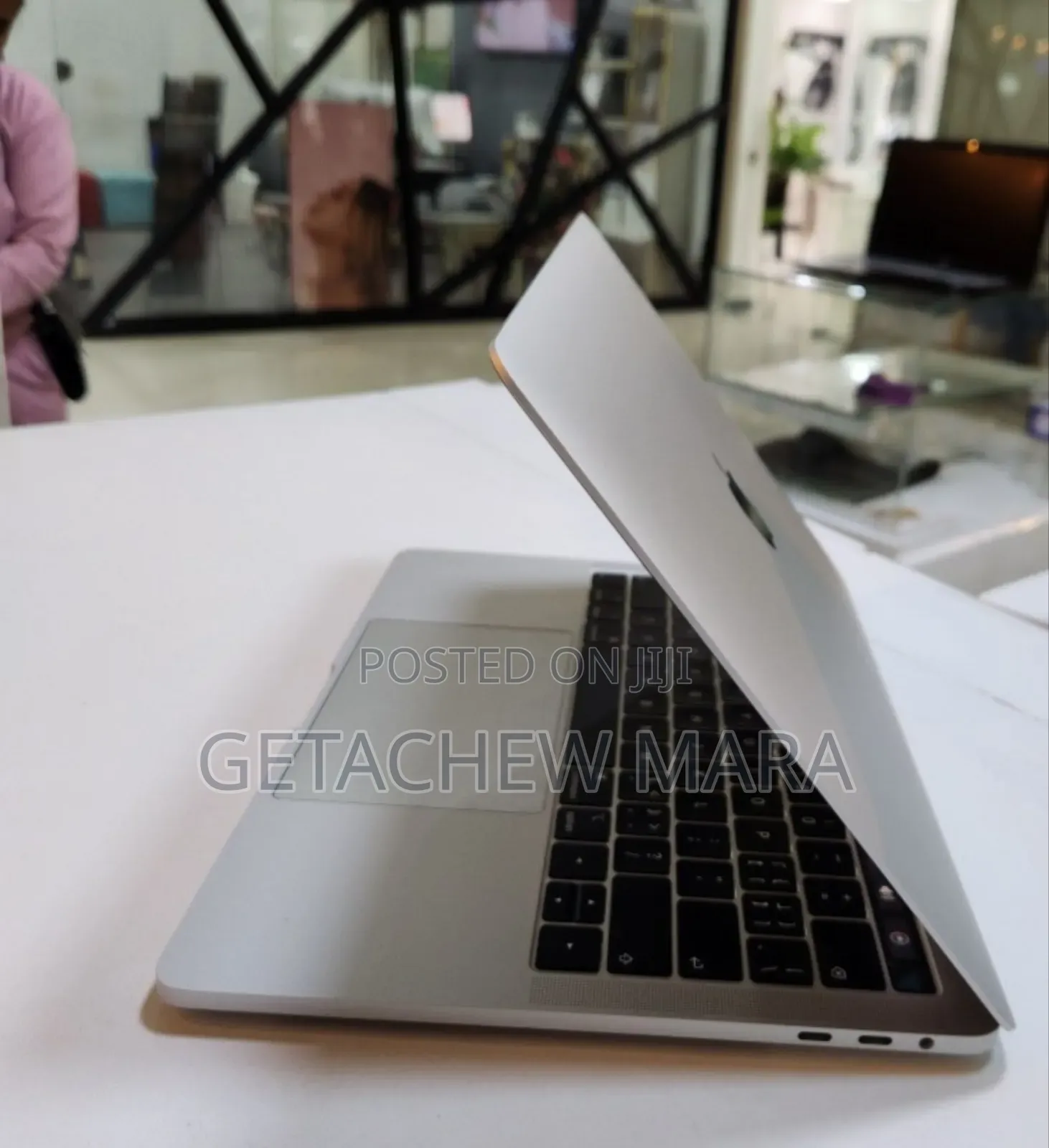 New Laptop Apple MacBook Pro M1 16GB Intel Core I5 SSD 256GB