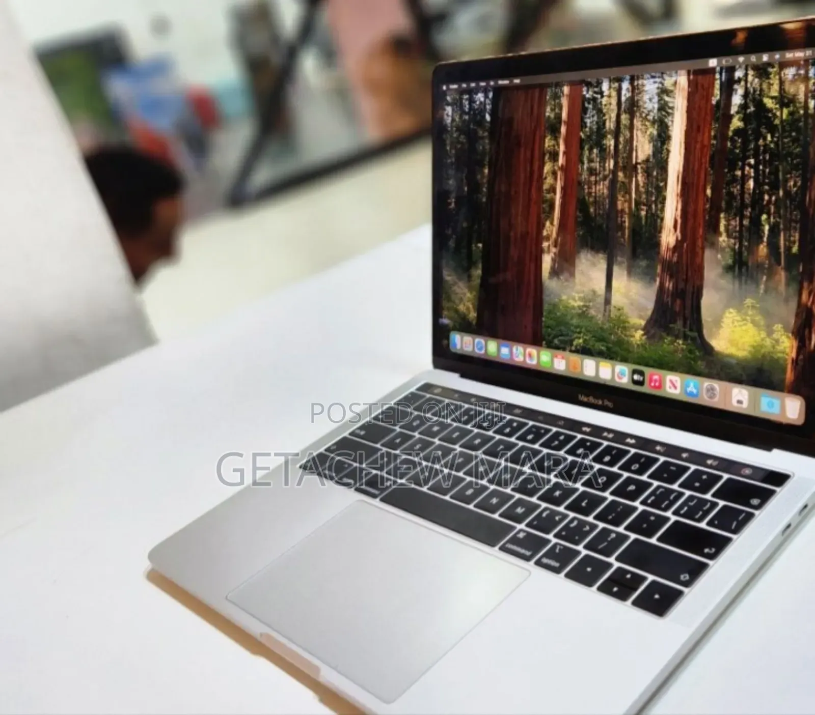 New Laptop Apple MacBook Pro M1 16GB Intel Core I5 SSD 256GB