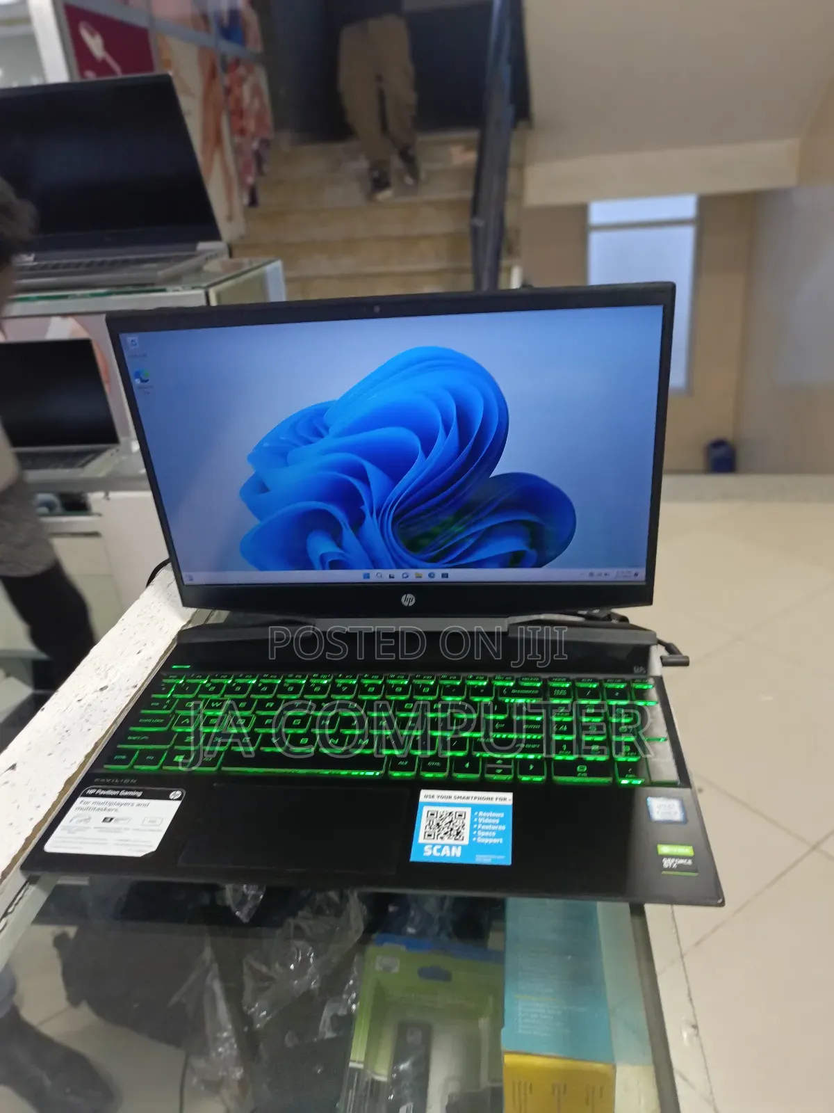 New Laptop HP Pavilion Power 15 16GB Intel Core I5 SSHD (Hybrid) 3T