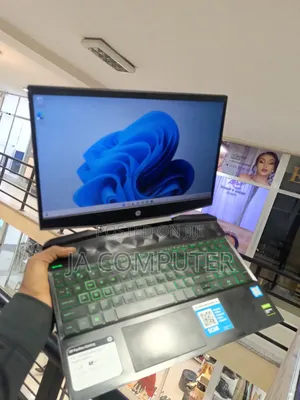 New Laptop HP Pavilion Power 15 16GB Intel Core I5 SSHD (Hybrid) 3T