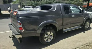 Toyota Hilux 2014 Gray