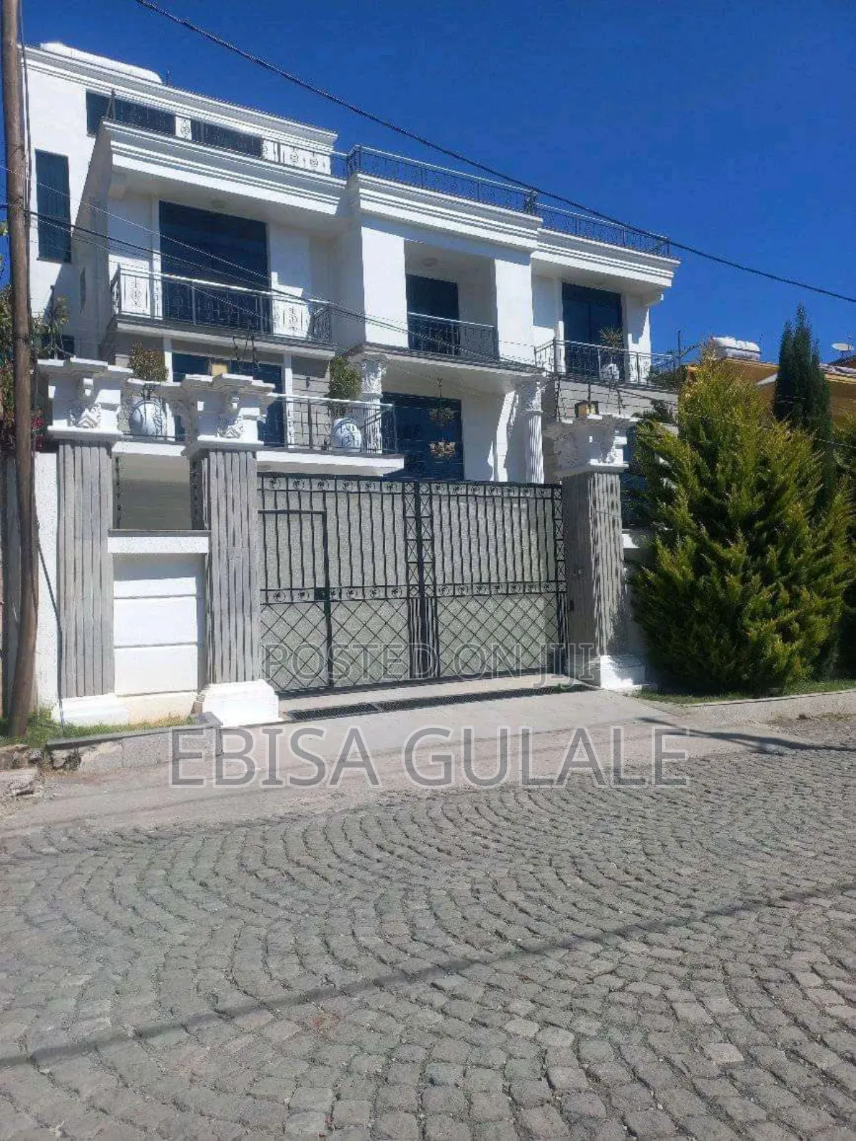 Furnished 6bdrm Chalet in Yeka for sale