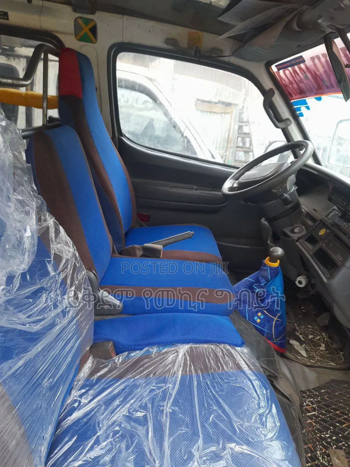 Toyota HiAce 2004 White