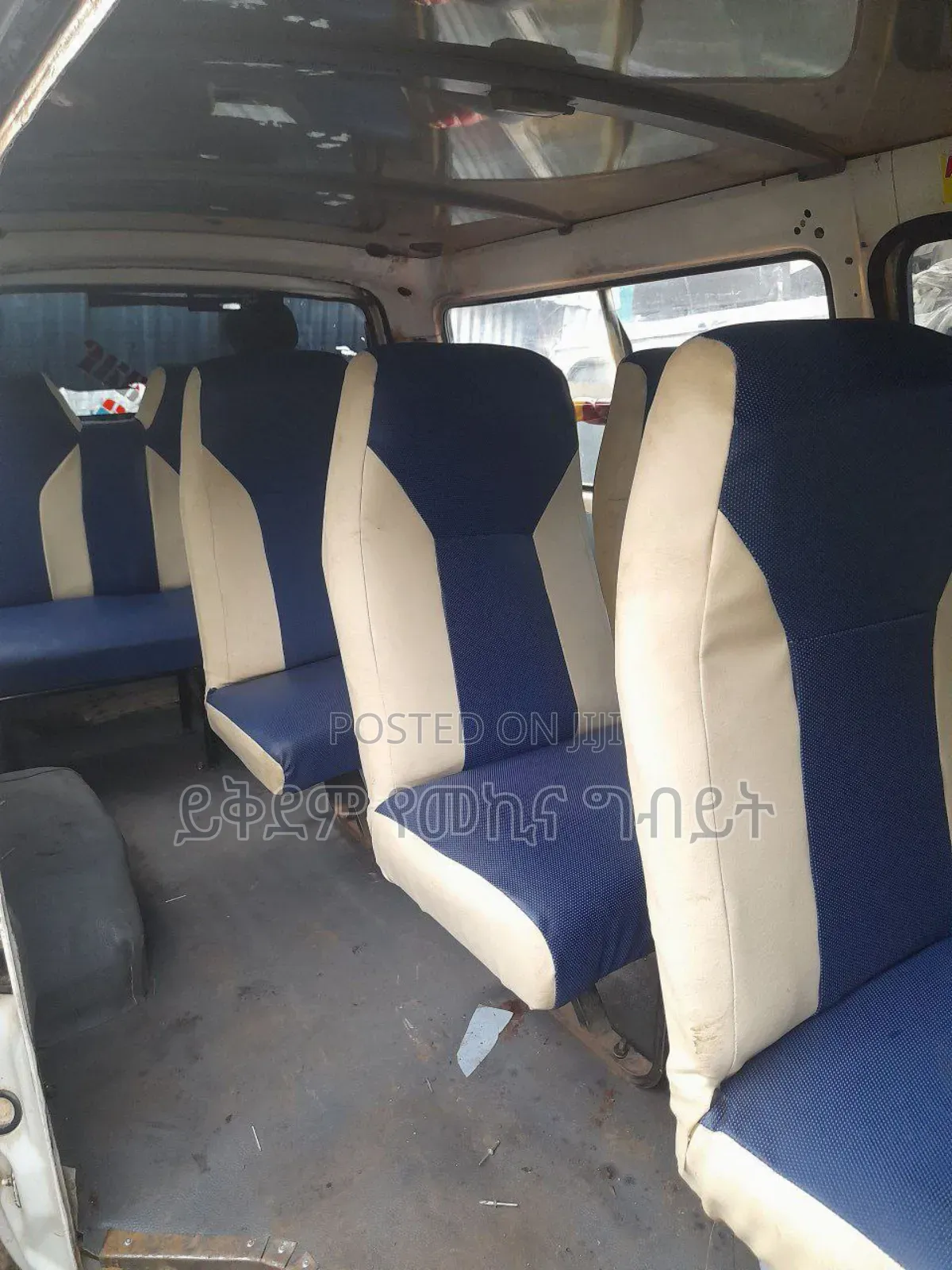 Toyota HiAce 2004 White