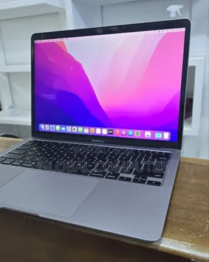 New Laptop Apple MacBook Pro M1 8GB Apple M1 SSD 256GB