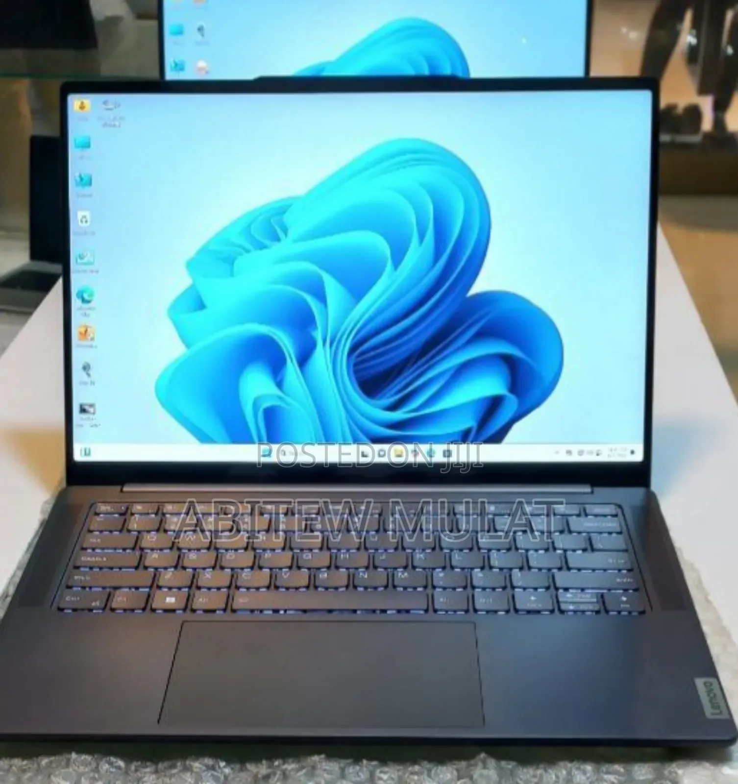 New Laptop Lenovo Yoga 700 32GB Intel Core I7 SSD 1T