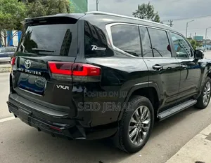 Toyota Land Cruiser 2023 Matt Black