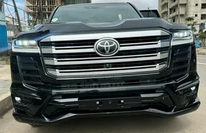 Toyota Land Cruiser 2023 Matt Black