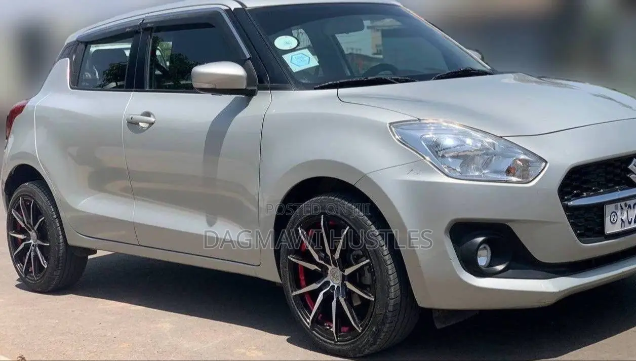 Suzuki Swift 2022 Silver