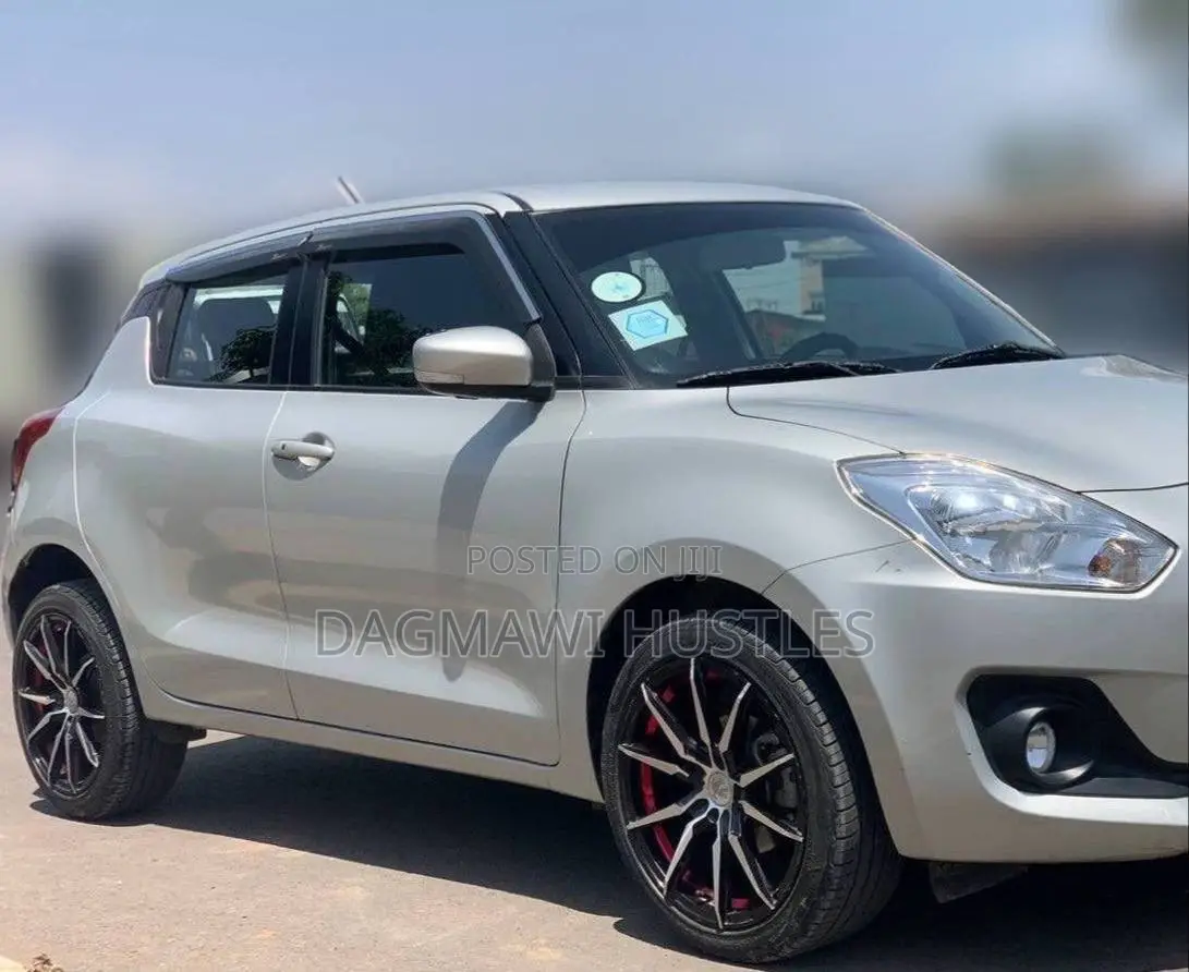 Suzuki Swift 2022 Silver