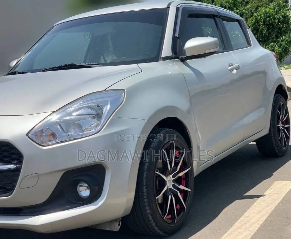Suzuki Swift 2022 Silver