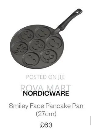Momcoc Smiley Face Non Stick Pancake Pan