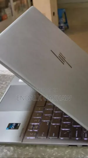 New Laptop HP Envy X360 8GB Intel Core I7 SSD 512GB