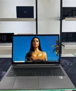 New Laptop HP ZBook Firefly 15 G7 16GB Intel Core I7 SSD 512GB