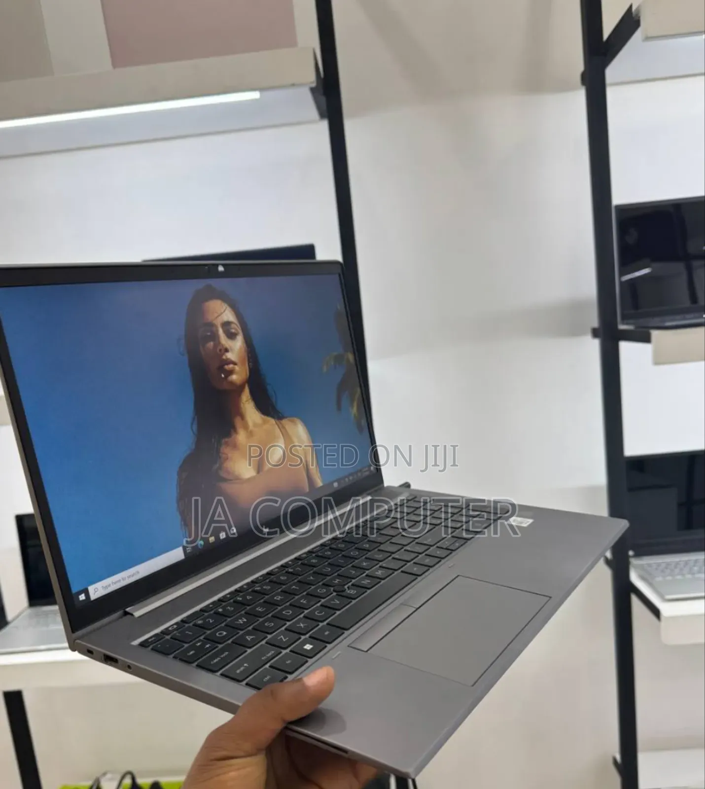 New Laptop HP ZBook Firefly 15 G7 16GB Intel Core I7 SSD 512GB